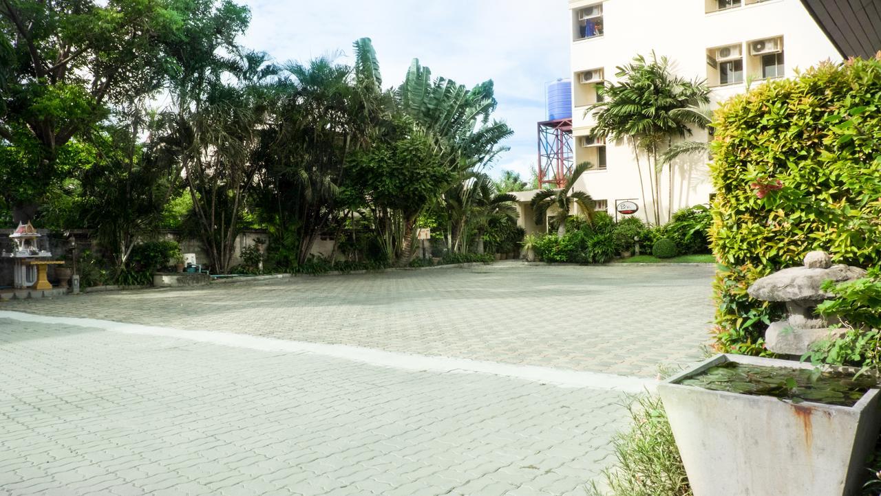 Palm Ville Pass Up Mansion Chonburi Exterior foto